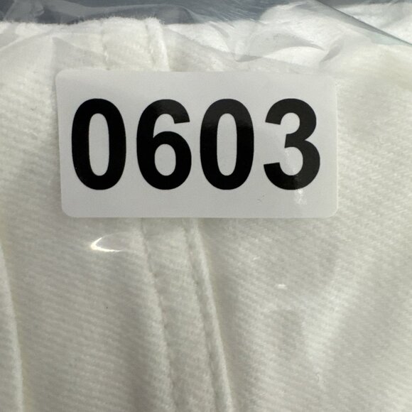 Levi’s Women's 34 Mid Length Midrise Denim Shorts Stretch Off White NWT 0603 - Picture 2 of 12